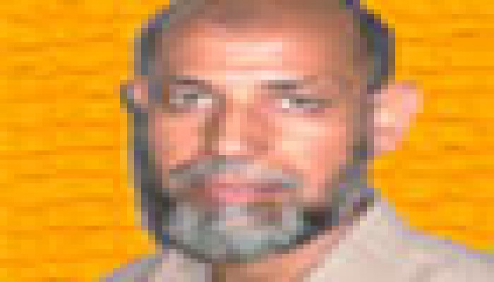 نائب الإخوان بالعدوة يجري سحبًا على 5 وظائف لأبناء دائرته