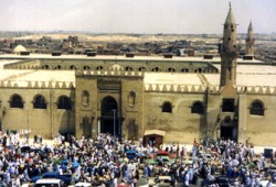 جامع عمرو بن العاص يبحث عن مجده القديم