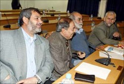 خمس فصائل فلسطينية ترفض الاستفتاء وتؤكد تمسكها بالحوار