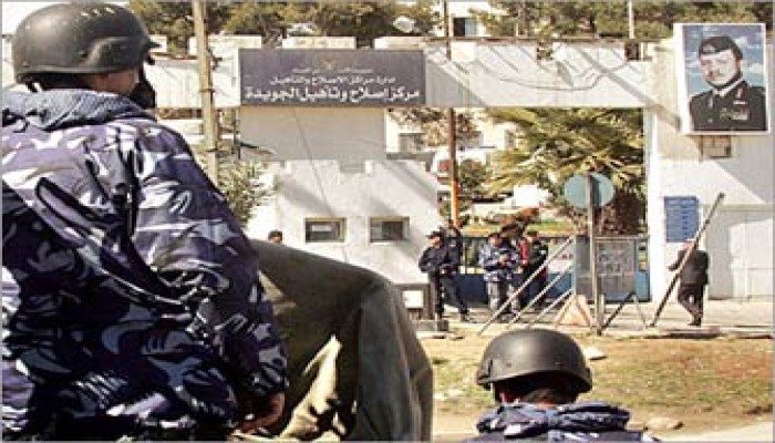 الأردن: مقتل سجين إسلامي وجرح 13 من رجال الأمن