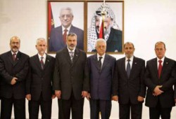 الشعب الفلسطيني وسياسة عض الإصبع!!