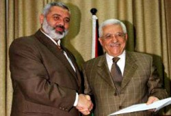 هنية: حكومتنا تضم 14 وزيرًا من الضفة و10 من غزة بينهم سيدة وقبطي