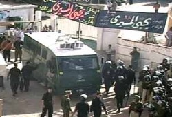 لماذا أصابت عدوى الأنفلونزا الأحزاب المصرية؟