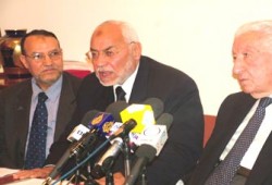 عاكف ينتقد الطوارئ ويصفه بأكبر كارثة في الوطن