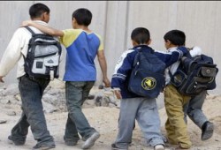 طفلي لا يحب الدراسة ويكره المدرسة.. ماذا أفعل؟