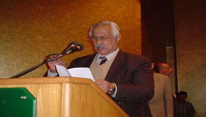 للحق وللشعب أغني.. شعر للدكتور جابر قميحة