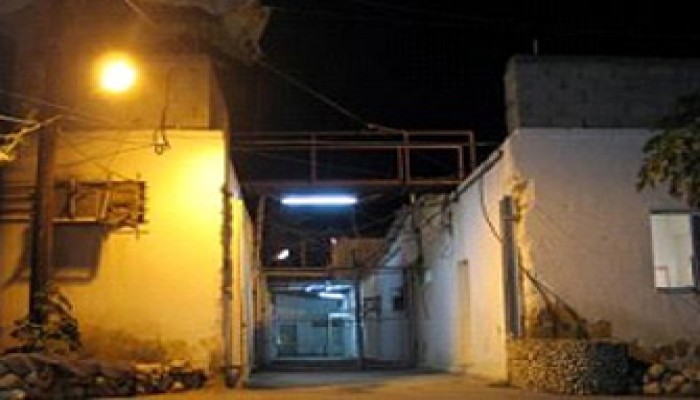 معتقلون في سجن أريحا يحرقونه احتجاجًا على اعتقالهم