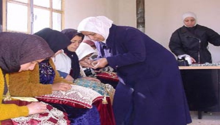 عمل المرأة في منزلها أرباح واستقرار