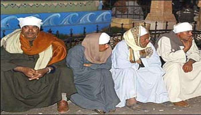 تواجد فاعل لنواب الإخوان مع الأهالي في كارثة العبَّارة