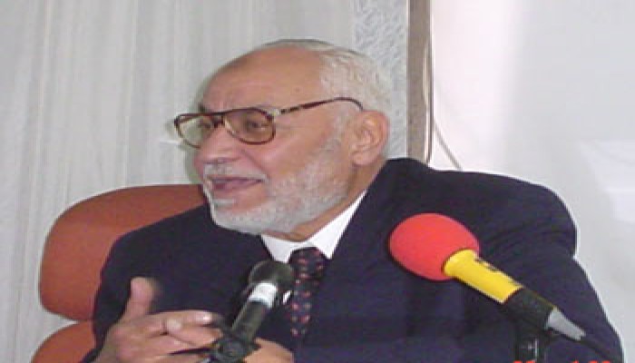 عاكف يطالب العرب والمسلمين بدعم الشعب الفلسطيني