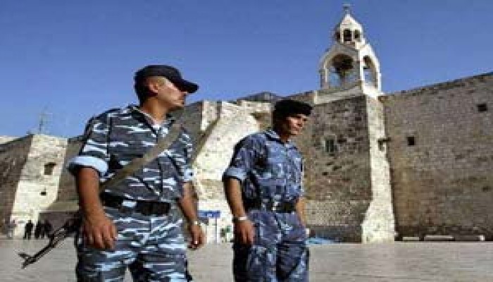 السلطة تجبر عناصرها للتصويت لـ"فتح" في التشريعي!!