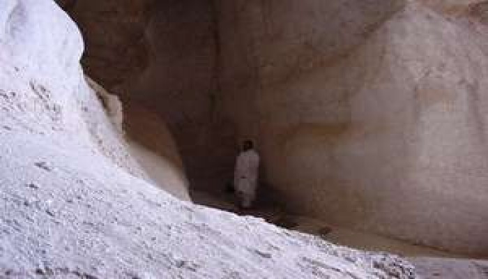 وهو معكم أينما كنتم