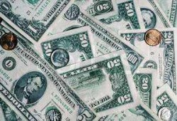 بوادر انتعاش في الاقتصاد الأمريكي وضعف في اقتصاد منطقة اليورو