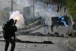 12 شهيدًا فلسطينيًّا و450 معتقلاً خلال أغسطس