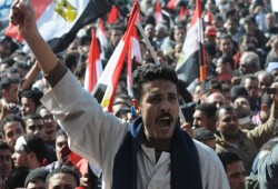 المصريون "إيد واحدة".. ميدان التحرير يتهيأ لإسقاط الخائن
