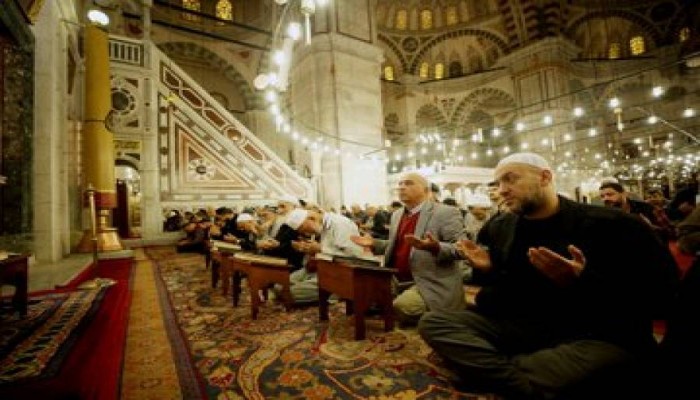 رابطة كردية تدعم عملية "نبع السلام" للتخلص من الإرهاب ومساجد تركيا تبتهل لنصرة قواتها