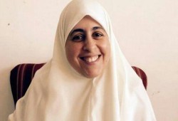 "العفو الدولية" تطالب بوقف تعذيب المعتقلة عائشة الشاطر