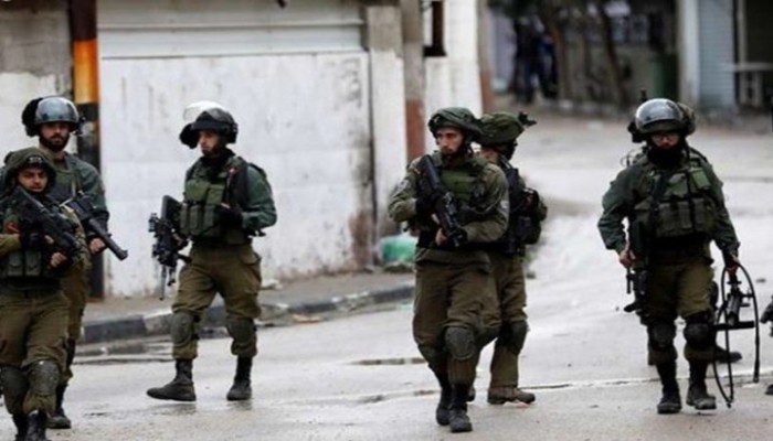 اعتقالات بالضفة والقدس.. وصهاينة يقتحمون الأقصى