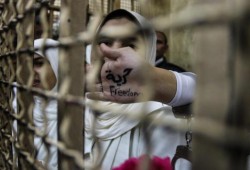 الحرائر يدخلن إضرابًا جزئيًّا واستغاثة لوقف إعدام شاب بالإسماعيلية