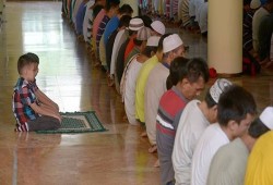 لا تغلقوها في وجوههم.. دعوا أطفالكم يدخلوا المساجد ويحبوها
