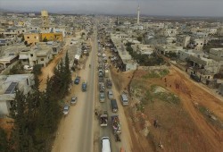 خلال 24 ساعة.. نزوح 39 ألفا من إدلب نحو الحدود التركية