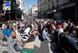 بعد وصفه التيار السياسي بـ "الإسلام الانفصالي".. ردود فعل غاضبة من ماكرون