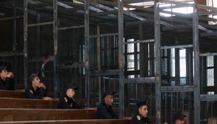 المؤبد لمعتقل والمشدد 15 سنة لـ14 آخرين في أحداث السفارة الأمريكية