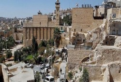 “أوقاف فلسطين” تحذر من استيلاء الصهاينة تدريجيا على الحرم الإبراهيمي