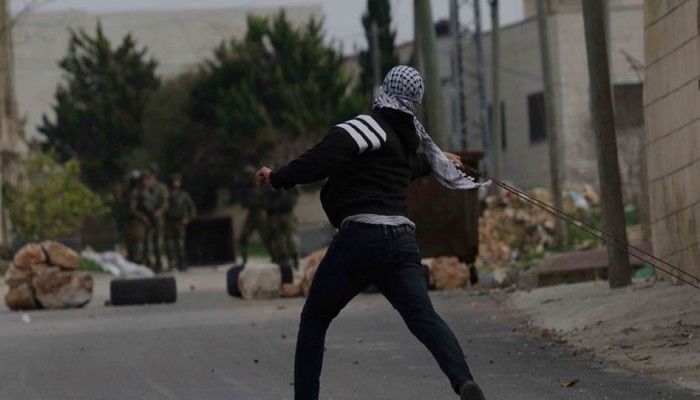 اعتقالات واستشهاد فلسطيني وإصابة العشرات في الضفة