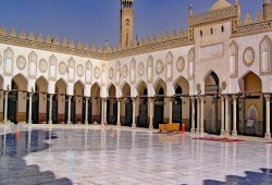 لأول مرة بمصر.. إغلاق المساجد والكنائس بسبب "كورونا"