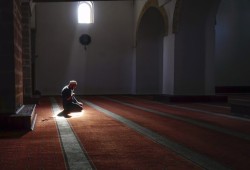 خواطر رمضانية (16): هل مشكلة أمتنا إيمانية؟!