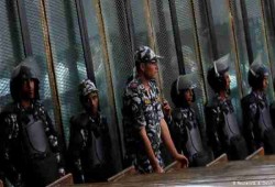 أحكام جائرة بحق 5 معتقلين وتأجيل محاكمة المرشد بهزلية "قسم شرطة العرب"