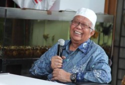 عزاء "الإخوان المسلمون" في وفاة أبرز مؤسسي "الدعوة" في إندونيسيا