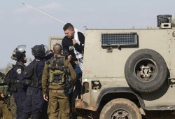 الاحتلال الصهيوني يعتقل 11 فلسطينيا بالضفة.. وتواصل "فلسطين إكسبو"