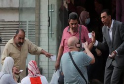 حملة إلكترونية تطالب بالإفراج عن أطباء معتقلين على خلفية تعبيرهم عن آرائهم حول "كورونا"