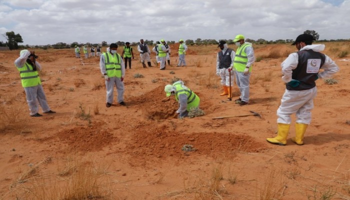 الجنائية الدولية تطلب من ليبيا لائحة اتهام للمتورطين في المقابر الجماعية وزرع الألغام