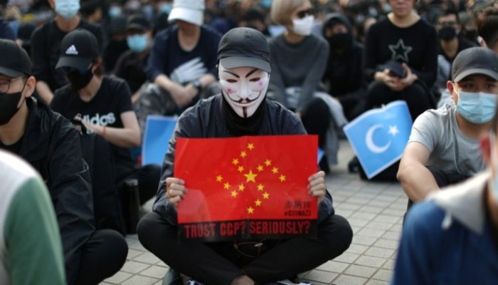 جارديان: ماركات ملابس عالمية تتواطأ مع الصين ضد الإيجور