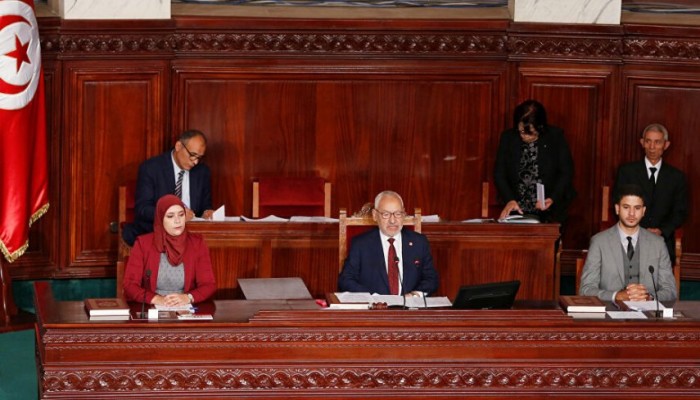 قيادي بحركة النهضة: أموال إماراتية توزع على نواب لسحب الثقة من الغنوشي