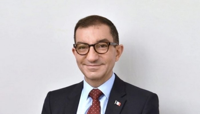 استهجان لتصريحات عنصرية فرنسي مصري بحق أطفال جزائريين توفوا في حادث سير