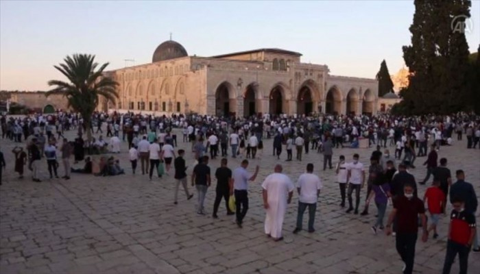 عشرات الآلاف يؤدون صلاة العيد بـ"الأقصى" رغم قيود "كورونا"