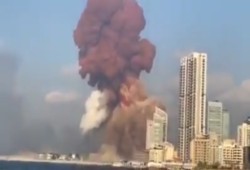 انفجار هائل يهز بيروت ويسفر عن مئات الإصابات وأضرار غير مسبوقة