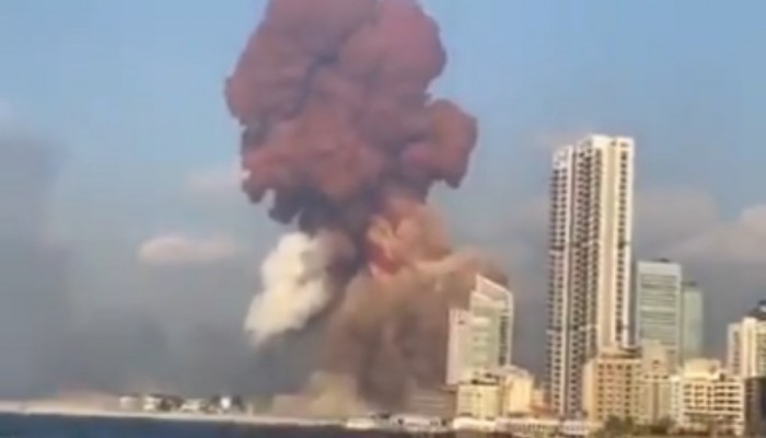 انفجار هائل يهز بيروت ويسفر عن مئات الإصابات وأضرار غير مسبوقة
