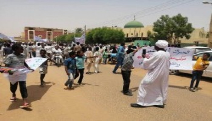 سودانيون يدعون لـ"جمعة الغضب الثالثة" رفضا لتعديلات حكومة الشيوعيين