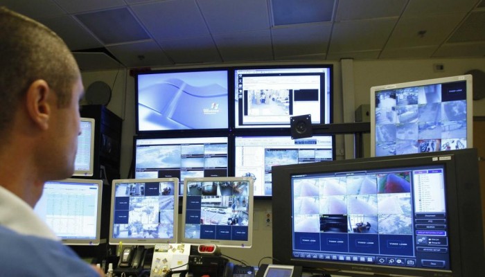 صحيفة عبرية: 4 دول خليجية وقعت مع الصهاينة عقودا للتجسس على مواطنيها