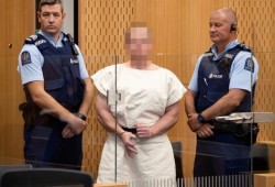 منفذ مذبحة نيوزيلندا كان يعتزم حرق المسجدين بعد الاعتداء للإيقاع بأكبر عدد من الضحايا