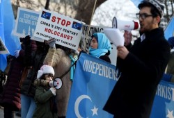 "بازفيد": الصين تقيم مجمعات دائمة لسجن أعداد كبيرة من المسلمين الإيغور