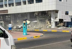 انفجار مطعم وجبات أمريكية في أبوظبي .. ونشطاء: بركات أول زيارة خيانية