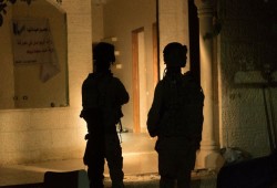 فلسطين| اقتحامات استفزازية للمسجد الأقصى وإصابة فلسطيني واعتقالات بالضفة