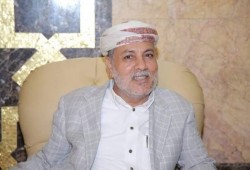الرئيس اليمني ناعيا قياديا إخوانيا قتل بمعارك مع الحوثيين: رحيله خسارة