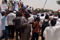 الربيع العربي.. مسيرات سودانية والغنوشي يدعو لهدنة و"المنشق" يرعب بن سلمان